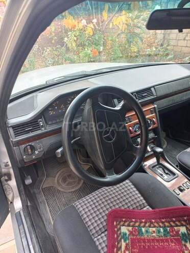 Mercedes E 200 1995, 355,000 km - 2.0 l - Bakı