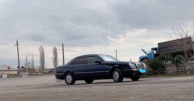 Mercedes E 200 1997, 399,000 km - 2.0 l - Bakı