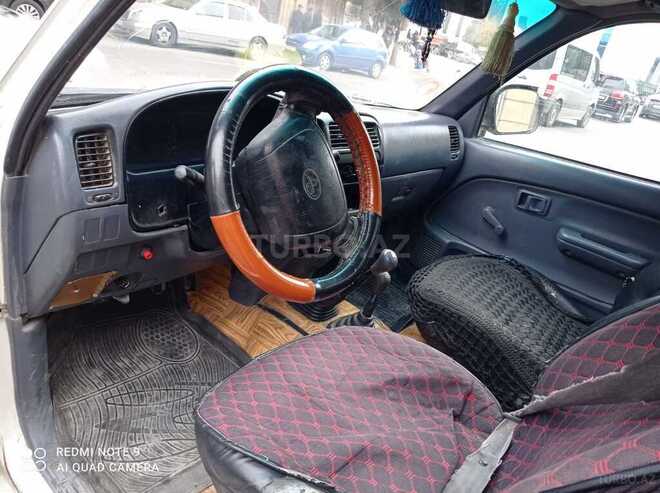 Toyota Hilux 2000, 385,000 km - 2.5 l - Bakı