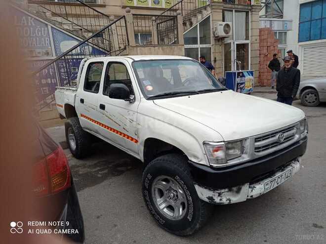 Toyota Hilux 2000, 385,000 km - 2.5 l - Bakı