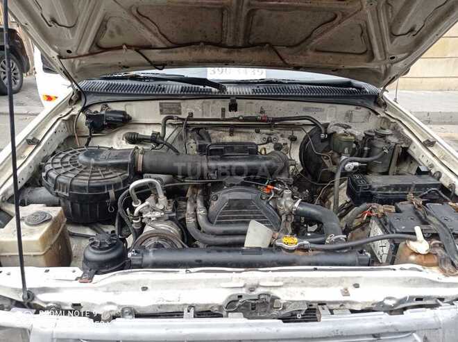 Toyota Hilux 2000, 385,000 km - 2.5 l - Bakı