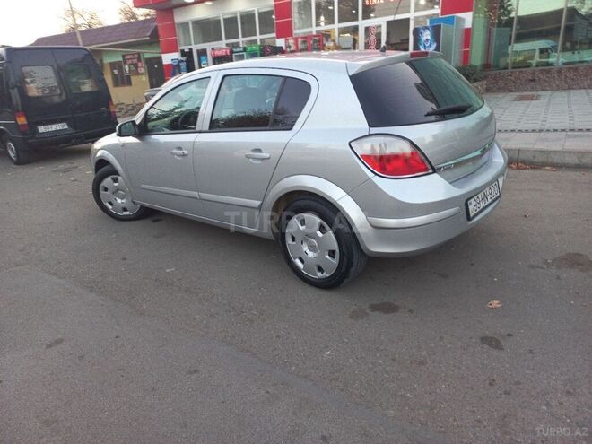 Opel Astra 2005, 156,000 km - 1.6 l - Qazax