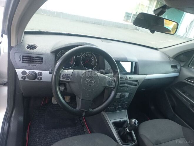 Opel Astra 2005, 156,000 km - 1.6 l - Qazax