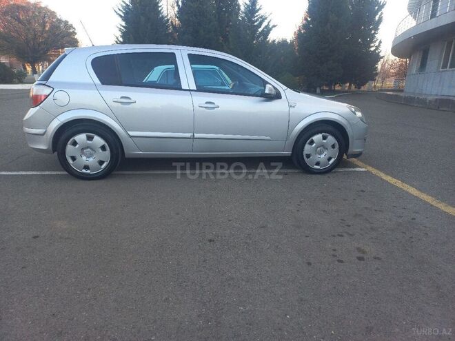 Opel Astra 2005, 156,000 km - 1.6 l - Qazax