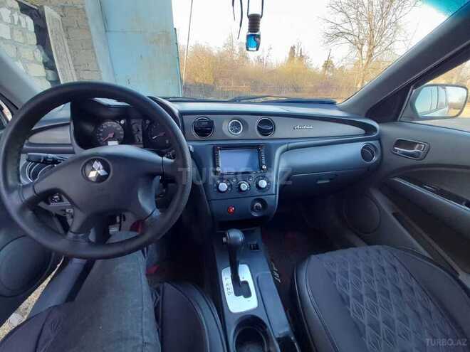 Mitsubishi Airtrek 2002, 220,688 km - 2.4 l - Zaqatala