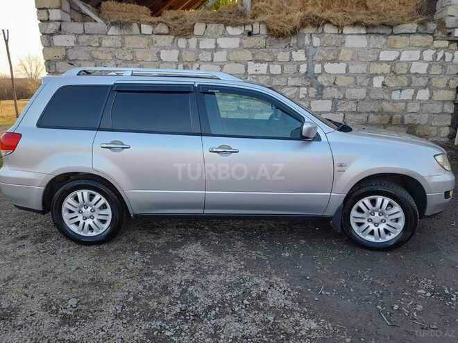 Mitsubishi Airtrek 2002, 220,688 km - 2.4 l - Zaqatala
