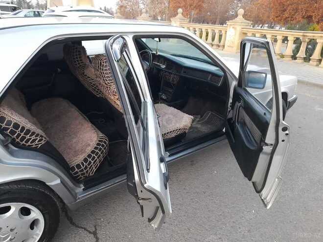 Mercedes 190 1992, 365,000 km - 2.0 л - Qazax