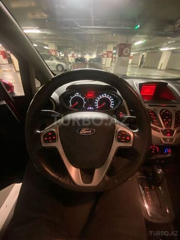 Ford Fiesta 2011, 226,000 km - 1.6 l - Bakı