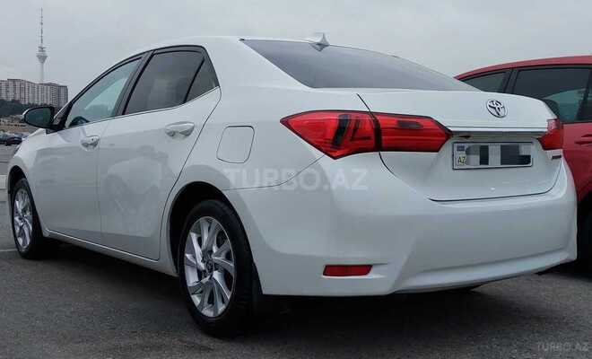 Toyota Corolla 2017, 75,000 km - 1.6 l - Bakı