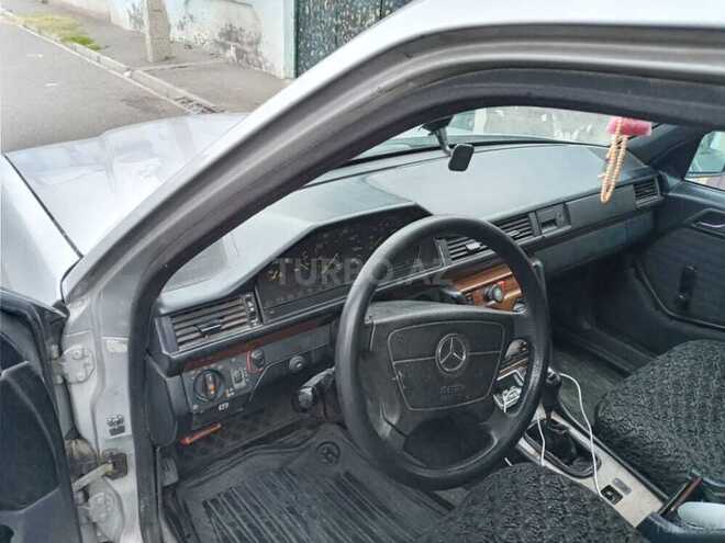 Mercedes E 200 1990, 400,000 km - 2.0 l - Göygöl