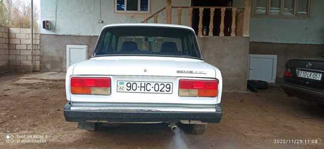 LADA (VAZ) 2107 2009, 120,000 km - 1.6 l - Salyan