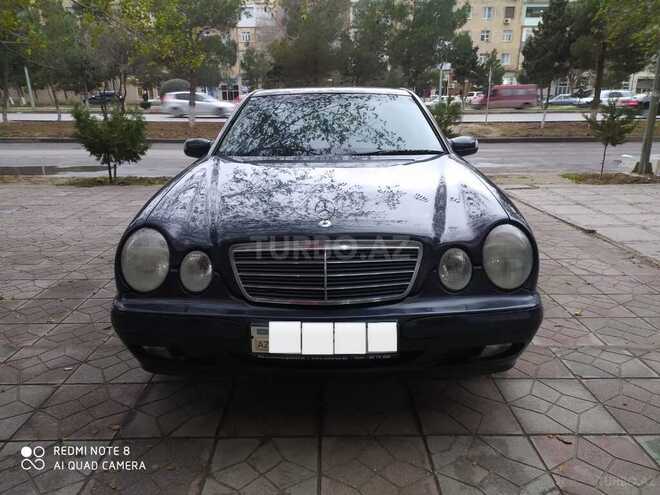 Mercedes E 220 2001, 410,000 km - 2.2 л - Sumqayıt