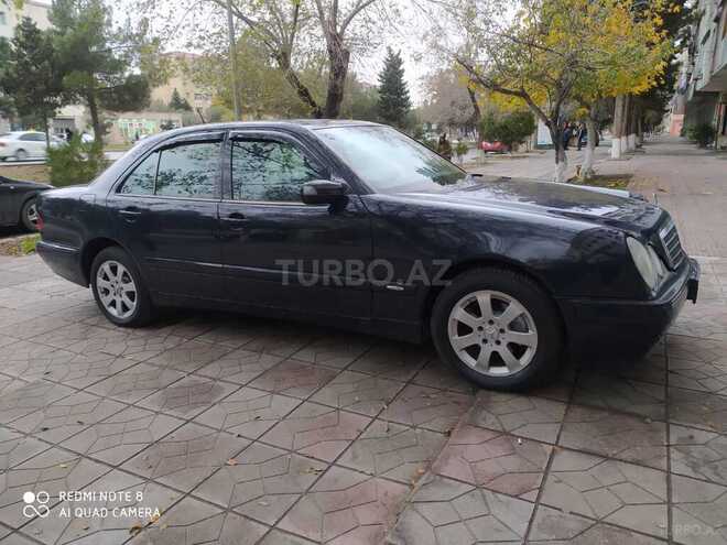 Mercedes E 220 2001, 410,000 km - 2.2 л - Sumqayıt