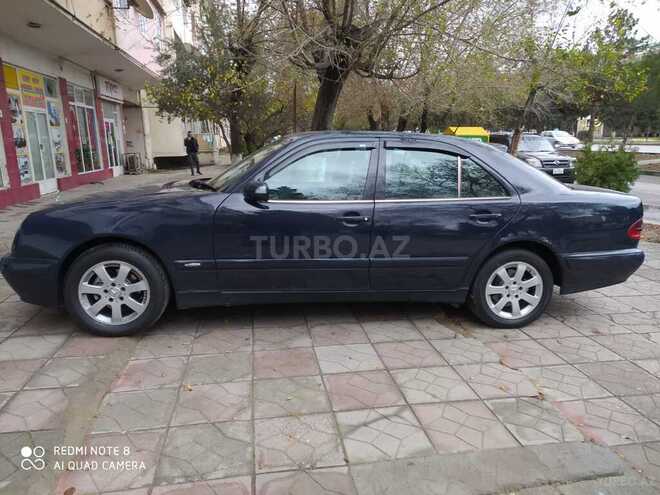 Mercedes E 220 2001, 410,000 km - 2.2 л - Sumqayıt