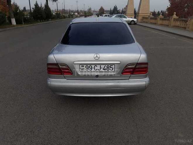 Mercedes E 220 1999, 137,573 km - 2.2 л - Qazax
