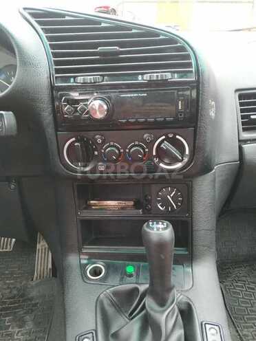 BMW 318 1995, 380,000 km - 1.8 л - Bakı