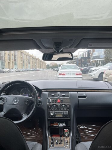 Mercedes E 240 1999, 264,000 km - 2.4 l - Bakı