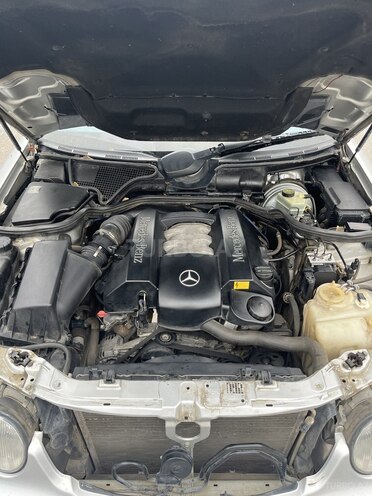 Mercedes E 240 1999, 264,000 km - 2.4 l - Bakı