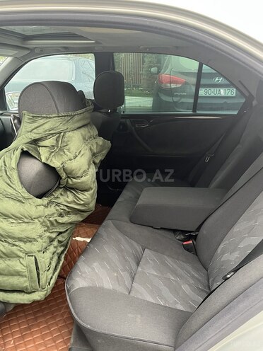 Mercedes E 240 1999, 264,000 km - 2.4 l - Bakı