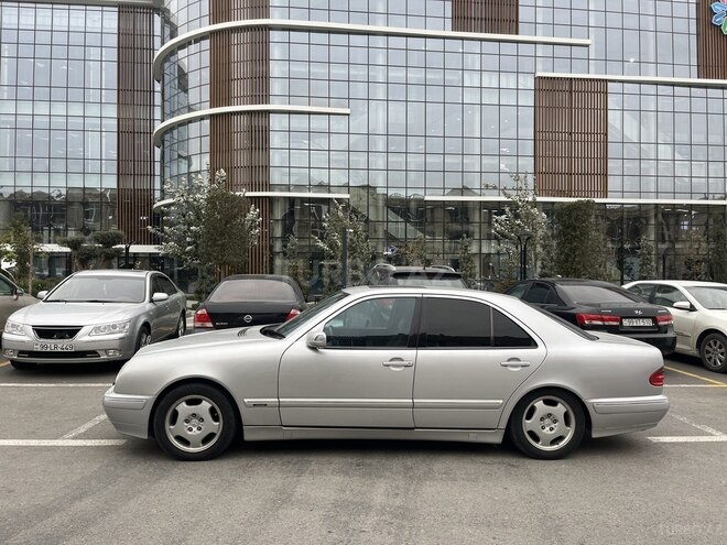 Mercedes E 240 1999, 264,000 km - 2.4 l - Bakı