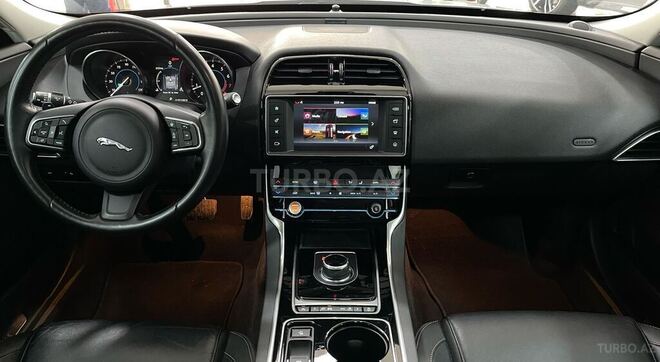 Jaguar XE 2017, 35,000 km - 2.0 l - Bakı