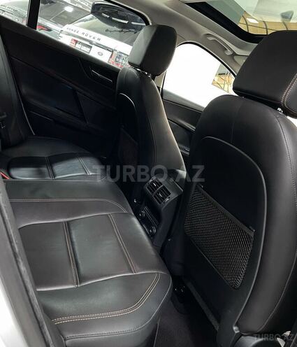 Jaguar XE 2017, 35,000 km - 2.0 l - Bakı