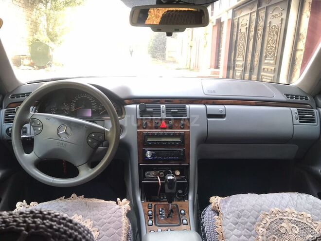 Mercedes E 240 2001, 370,000 km - 2.4 l - Bakı