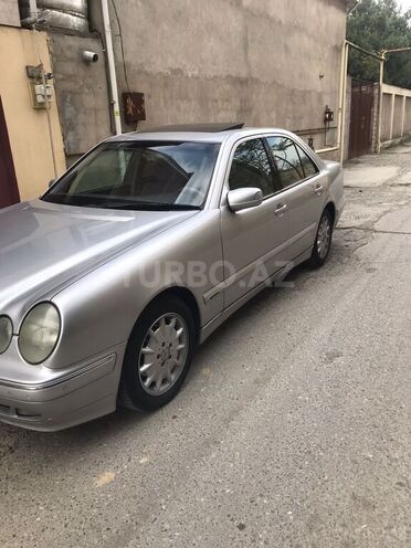 Mercedes E 240 2001, 370,000 km - 2.4 l - Bakı