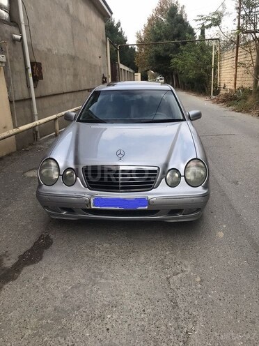 Mercedes E 240 2001, 370,000 km - 2.4 l - Bakı