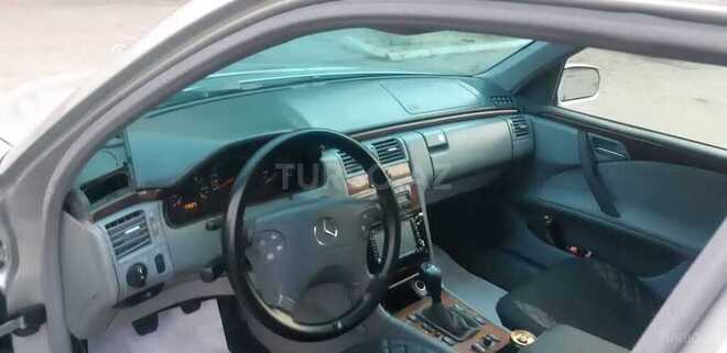 Mercedes E 200 1999, 254,000 km - 2.0 l - Bakı