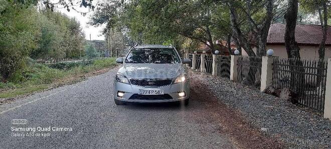 Kia Ceed 2011, 270,000 km - 1.6 l - Sabirabad