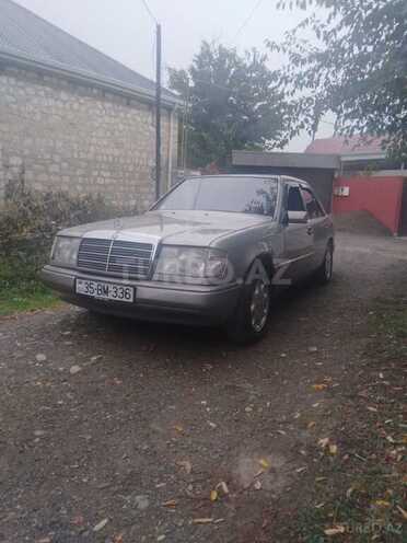 Mercedes E 200 1993, 555,000 km - 2.0 l - Qazax