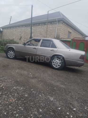 Mercedes E 200 1993, 555,000 km - 2.0 l - Qazax