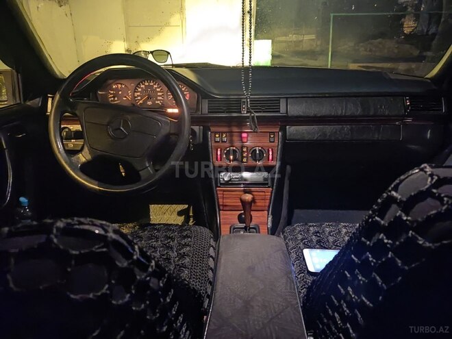 Mercedes E 220 1994, 410,000 km - 2.2 l - Sumqayıt