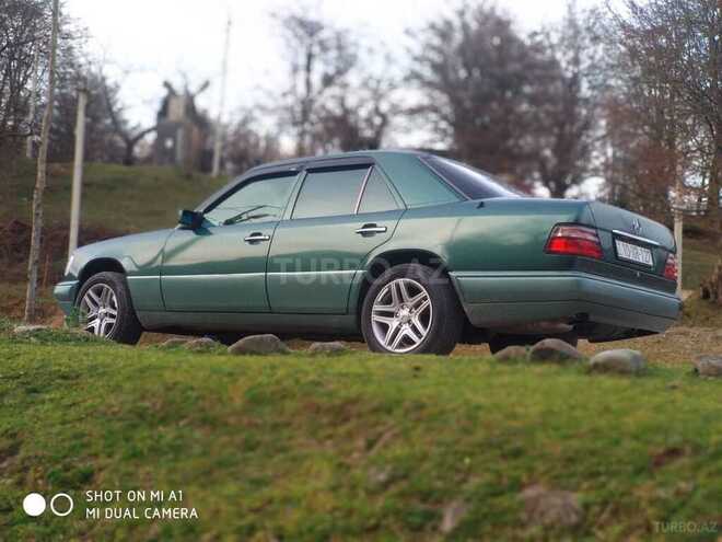 Mercedes E 220 1994, 410,000 km - 2.2 l - Sumqayıt