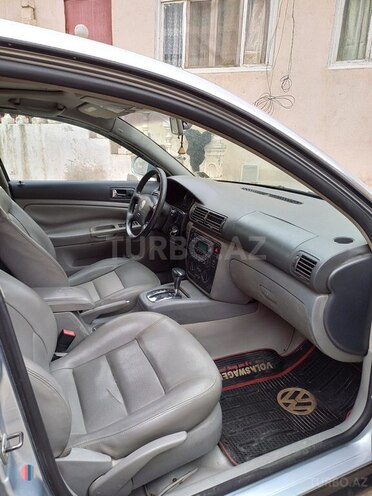 Volkswagen Passat 2004, 220,000 km - 1.8 л - Bakı