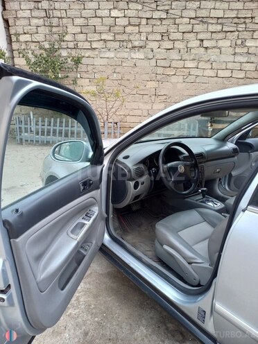 Volkswagen Passat 2004, 220,000 km - 1.8 л - Bakı