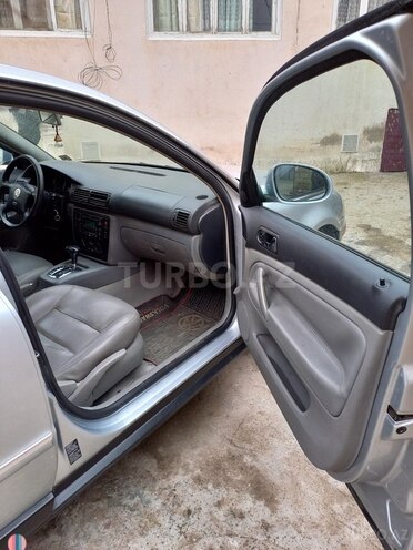 Volkswagen Passat 2004, 220,000 km - 1.8 л - Bakı