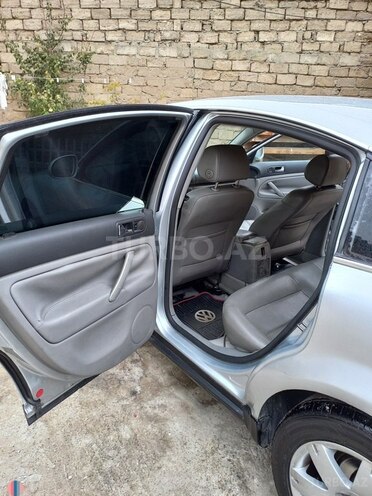 Volkswagen Passat 2004, 220,000 km - 1.8 л - Bakı