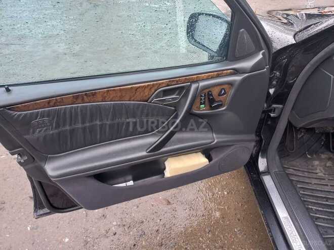 Mercedes E 320 2001, 250,000 km - 3.2 l - Masallı