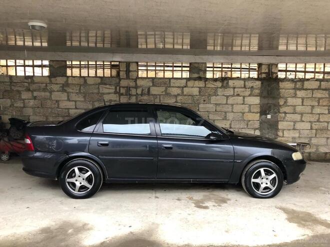 Opel Vectra 1996, 332,000 km - 2.0 l - Quba