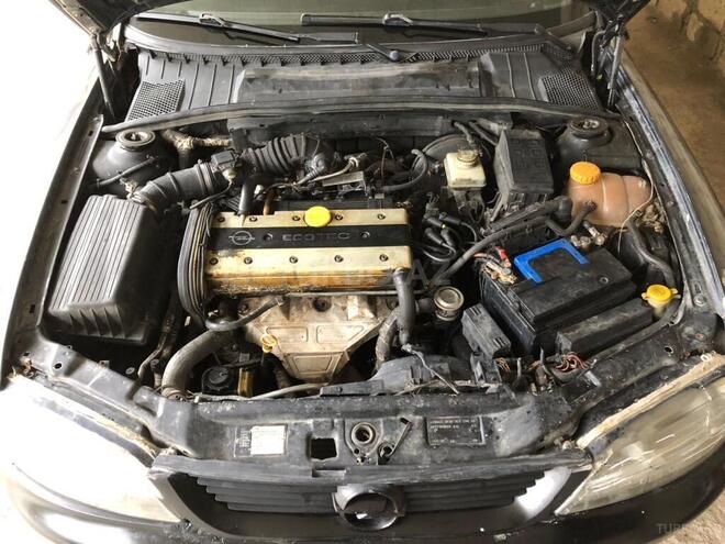 Opel Vectra 1996, 332,000 km - 2.0 l - Quba