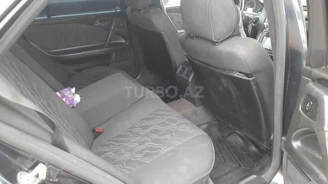 Mercedes E 220 1999, 318,941 km - 2.2 l - Qazax