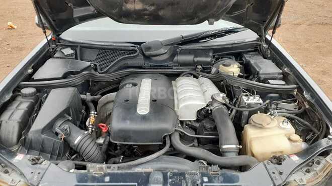Mercedes E 220 1999, 318,941 km - 2.2 l - Qazax