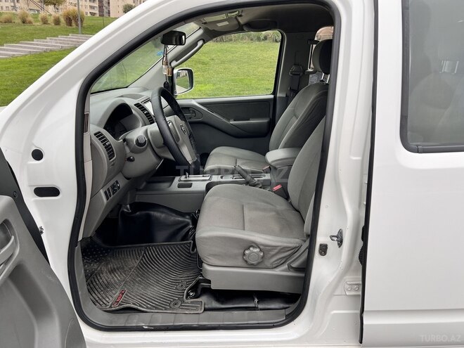 Nissan Navara 2008, 335,000 km - 2.5 l - Bakı