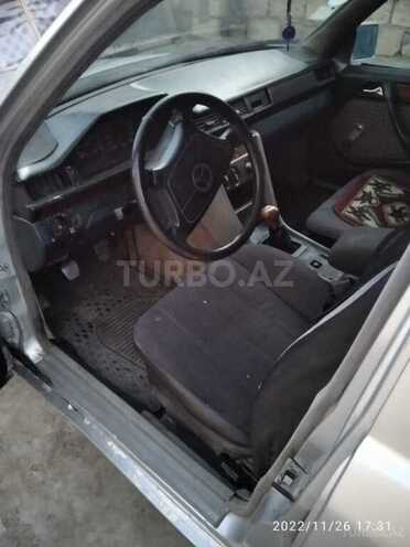 Mercedes E 250 1993, 250,000 km - 2.5 l - Masallı