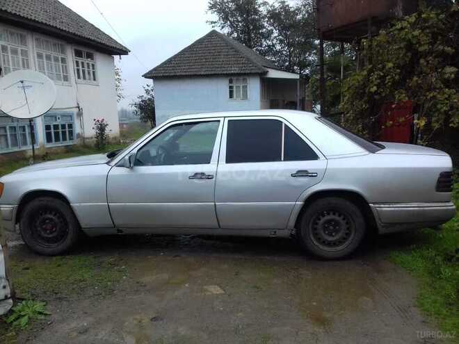 Mercedes E 250 1993, 250,000 km - 2.5 l - Masallı