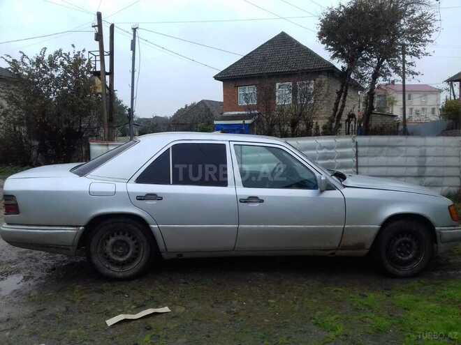 Mercedes E 250 1993, 250,000 km - 2.5 l - Masallı