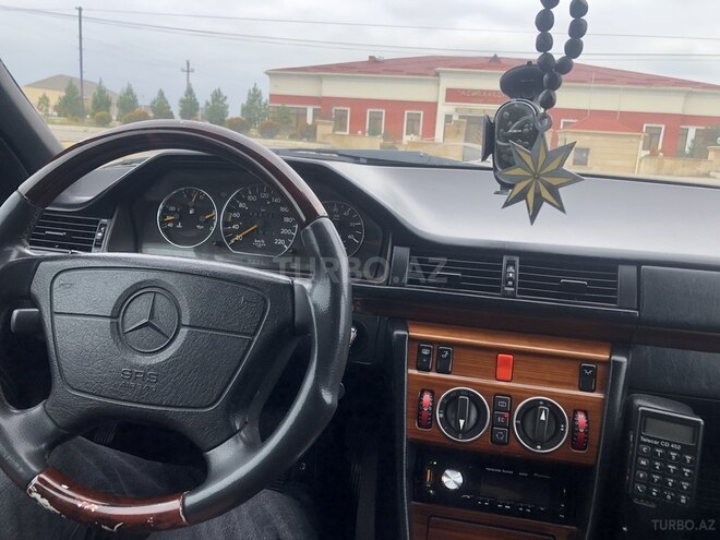 Mercedes E 250 1995, 488,737 km - 2.5 л - Ağstafa