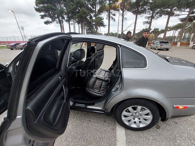 Volkswagen Passat 2003, 243,570 km - 1.8 л - Sumqayıt